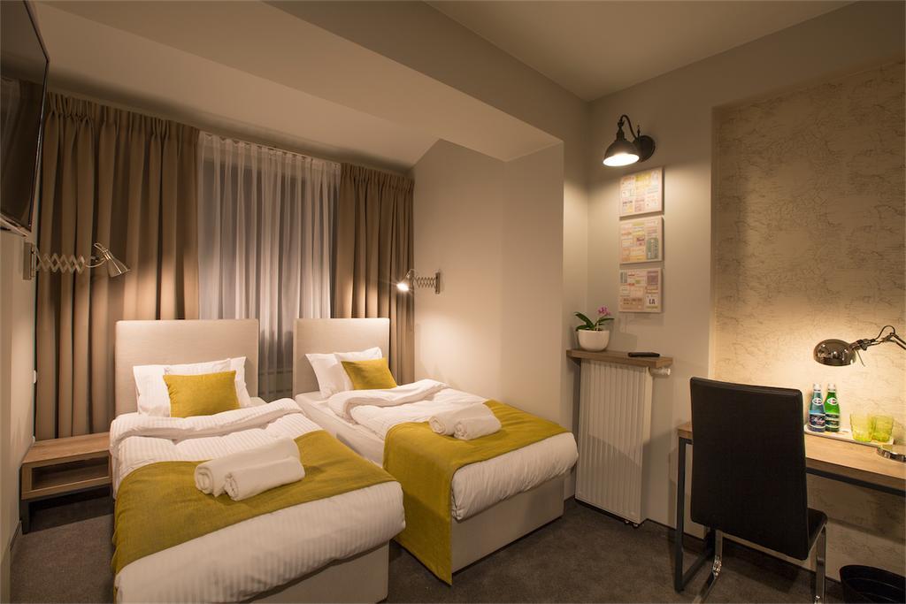 לינה וארוחת בוקר ורשה Marcopolo House חדר תמונה
